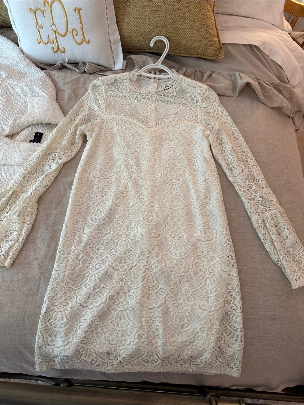 Lace Long-Sleeve Sheath Dress in Cream